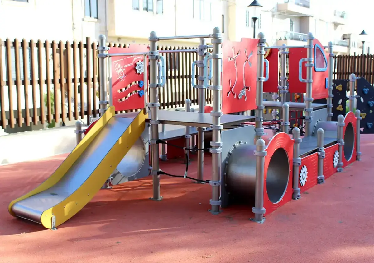 TrainSlide by Gokker Ltd