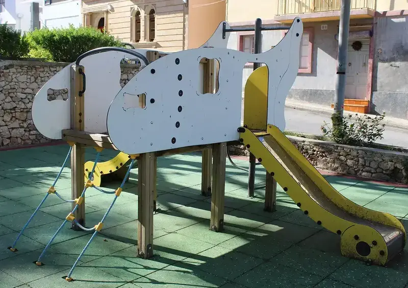 SlidePlane by Gokker Ltd